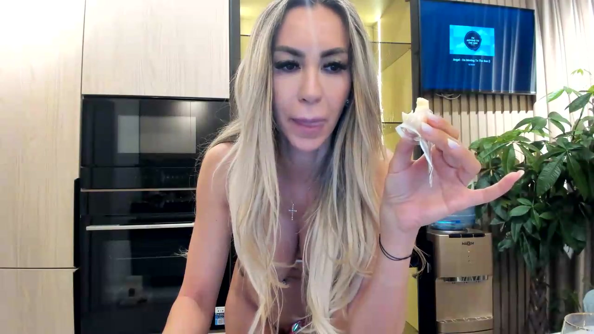 Gallery image thumbnail from Missy_alena's myfreecams stream on, 07/11/2026, 01:02 image 18 of 20