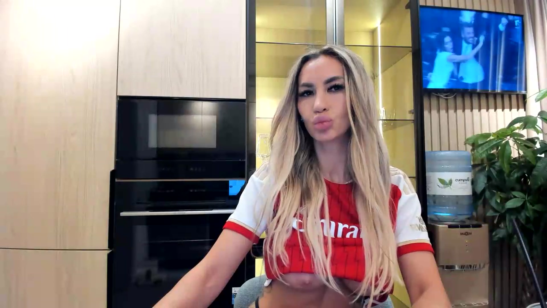 Gallery image thumbnail from Missy_alena's myfreecams stream on, 07/15/2026, 21:27 image 6 of 20