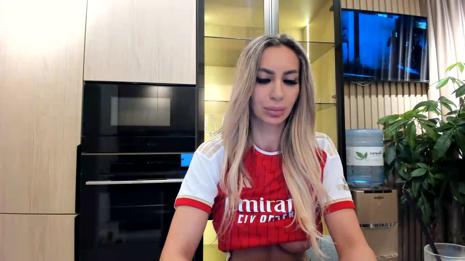 Gallery image thumbnail from Missy_alena's myfreecams stream on, 07/15/2026, 21:27 image 18 of 20