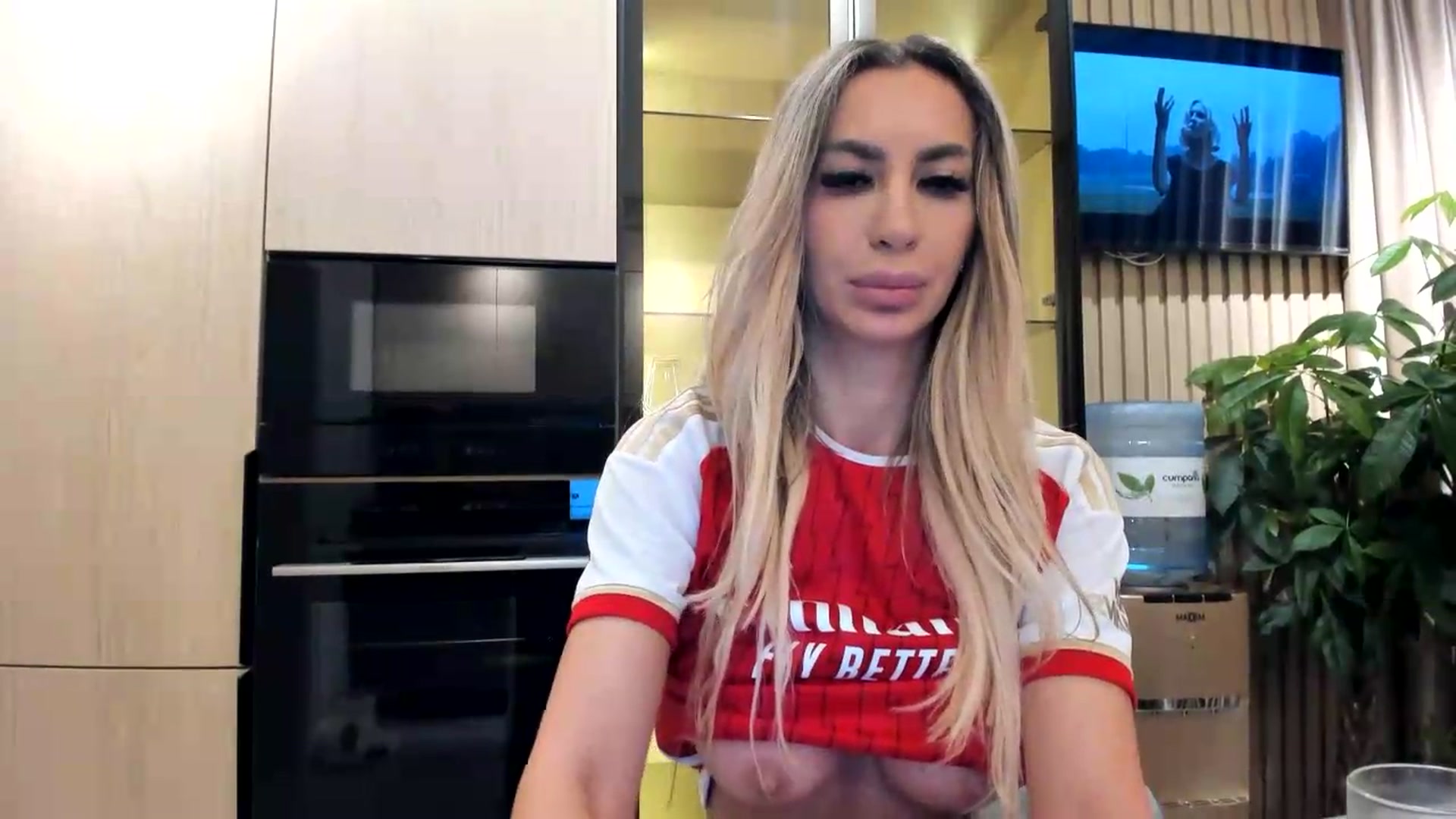 Gallery image thumbnail from Missy_alena's myfreecams stream on, 07/15/2026, 21:27 image 17 of 20