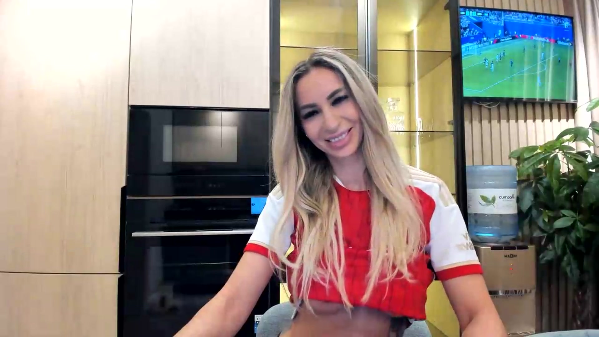 Gallery image thumbnail from Missy_alena's myfreecams stream on, 07/15/2026, 21:27 image 4 of 20