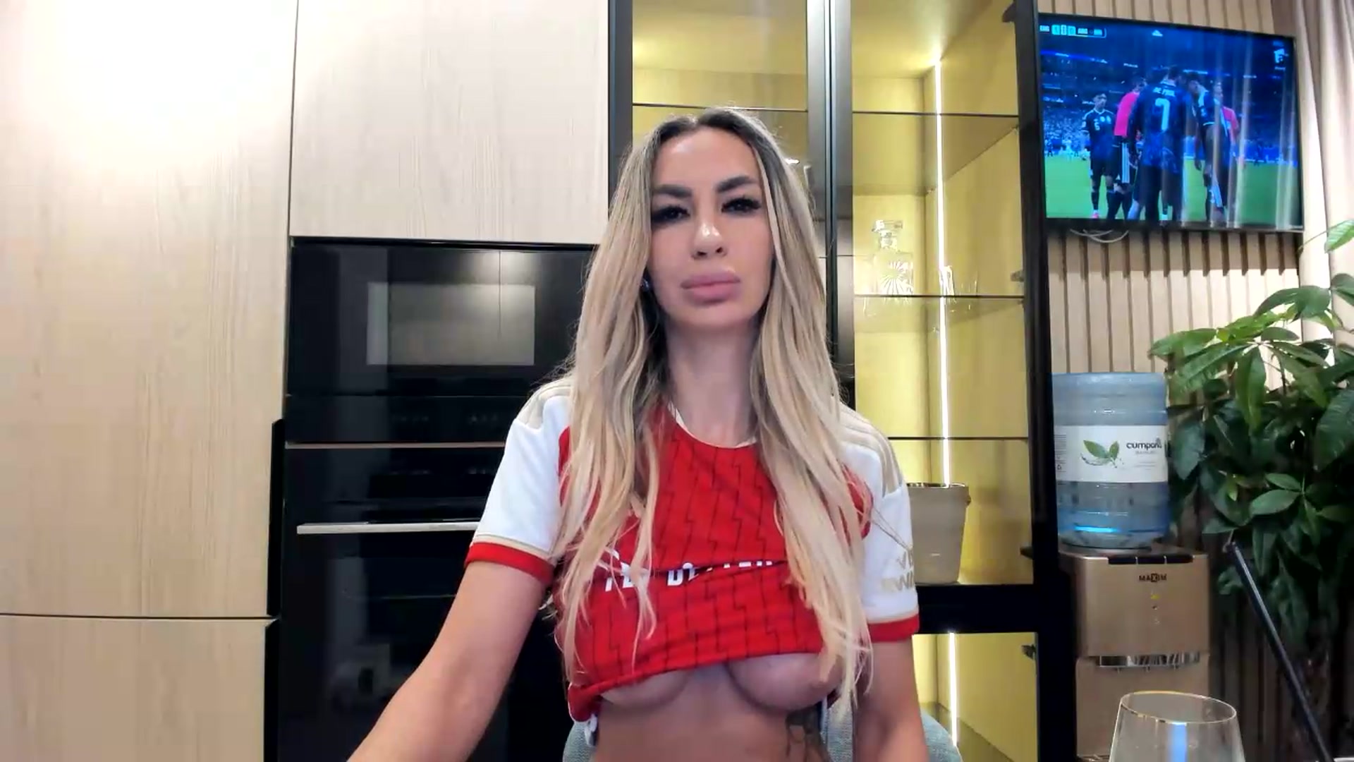 Gallery image thumbnail from Missy_alena's myfreecams stream on, 07/15/2026, 21:27 image 9 of 20