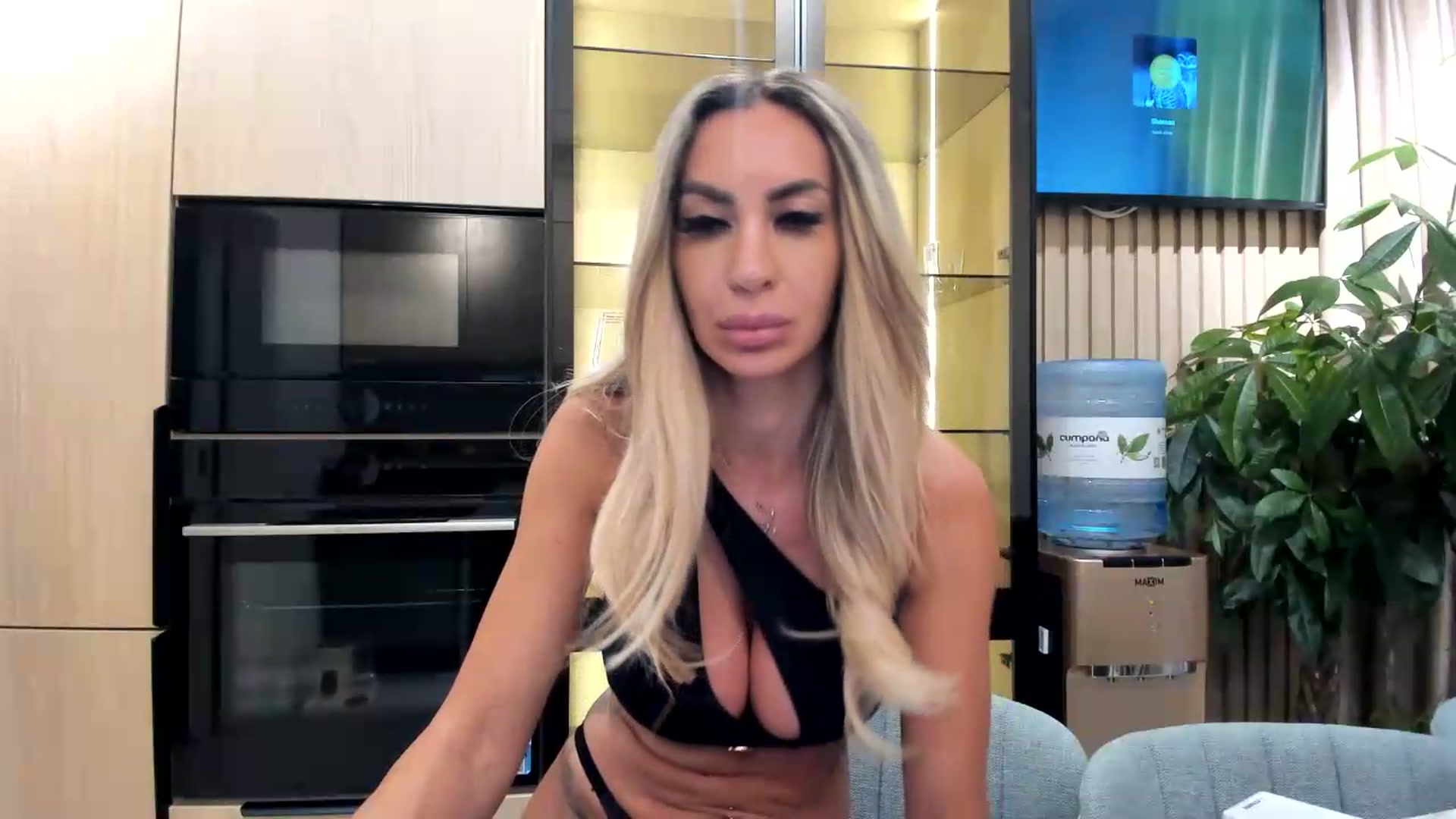 Gallery image thumbnail from Missy_alena's myfreecams stream on, 08/06/2026, 23:31 image 8 of 20