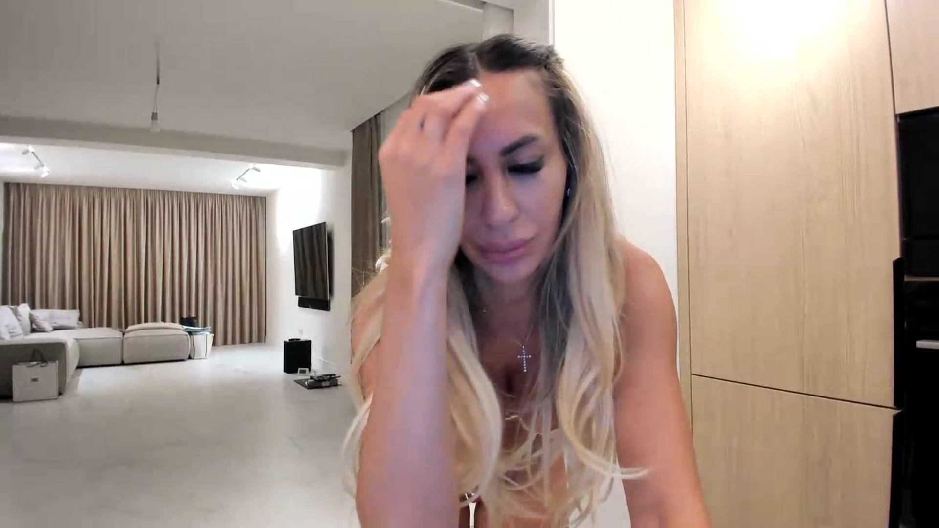 Gallery image thumbnail from Missy_alena's myfreecams stream on, 08/11/2026, 24:24 image 3 of 20