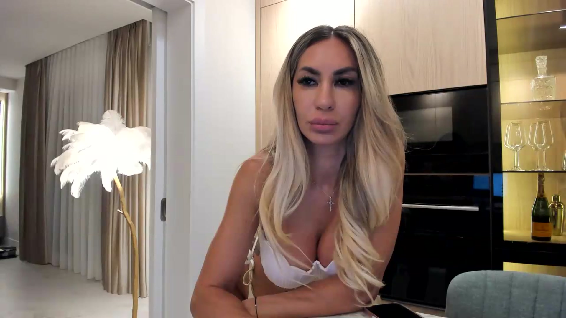 Gallery image thumbnail from Missy_alena's myfreecams stream on, 08/12/2026, 24:02 image 4 of 20