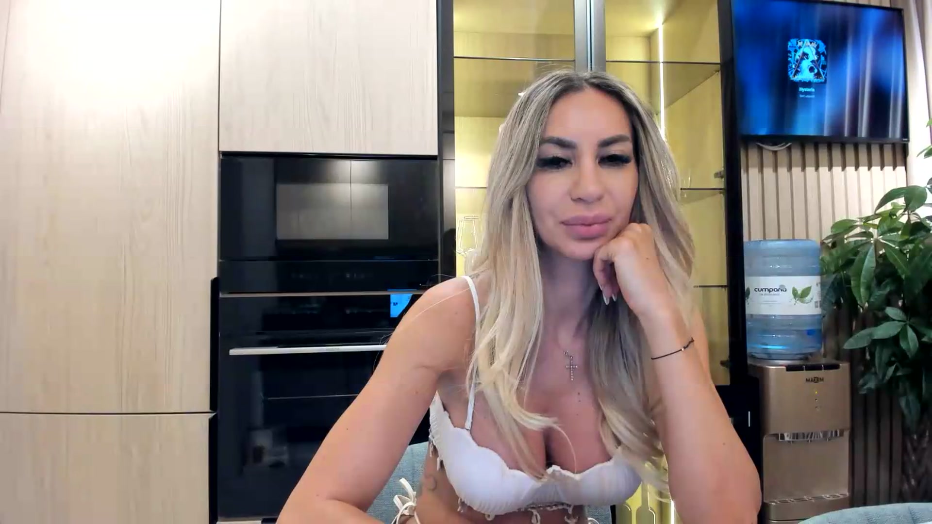 Gallery image thumbnail from Missy_alena's myfreecams stream on, 08/12/2026, 01:00 image 13 of 20