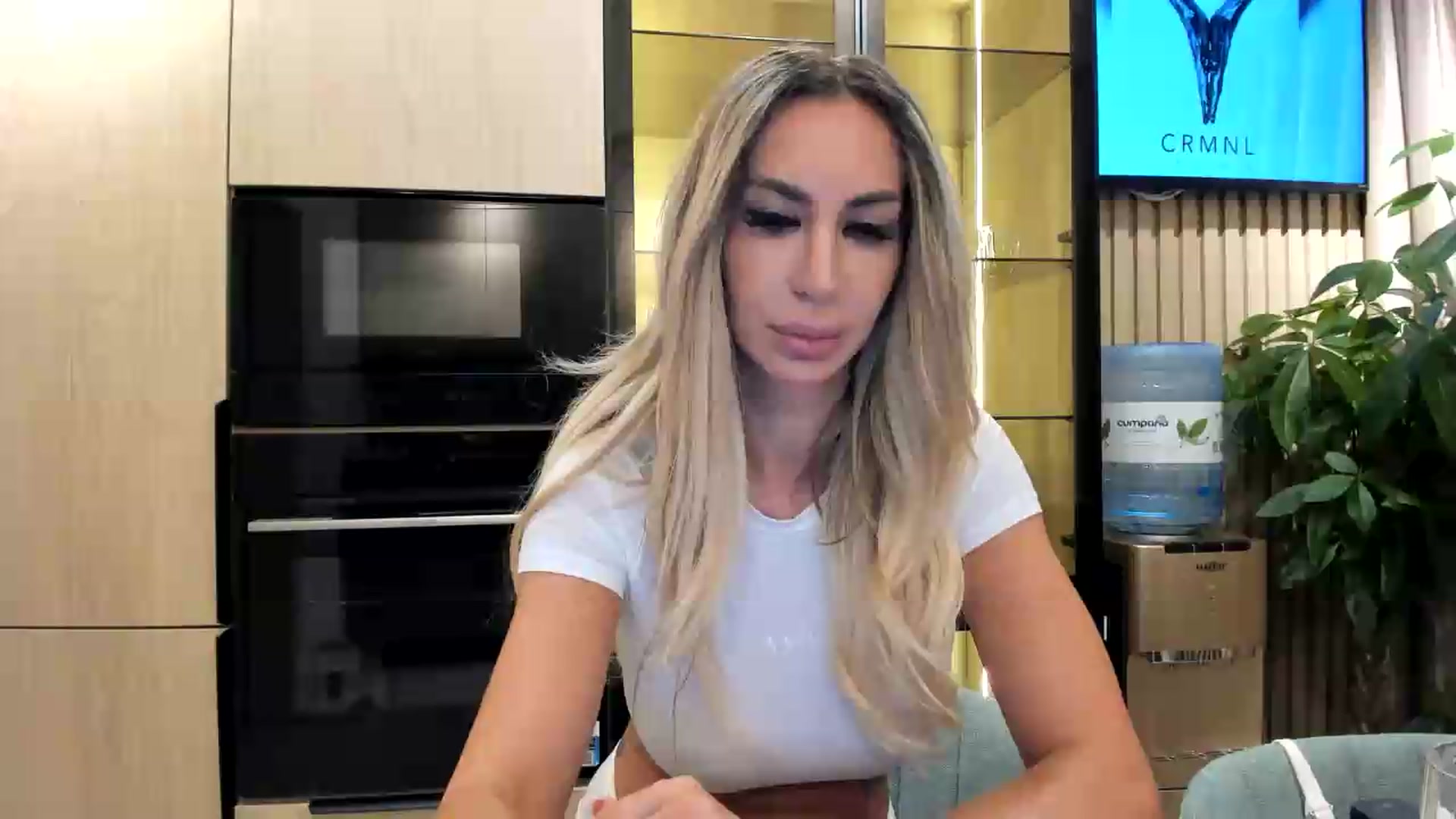 Gallery image thumbnail from Missy_alena's myfreecams stream on, 08/13/2026, 22:35 image 20 of 20