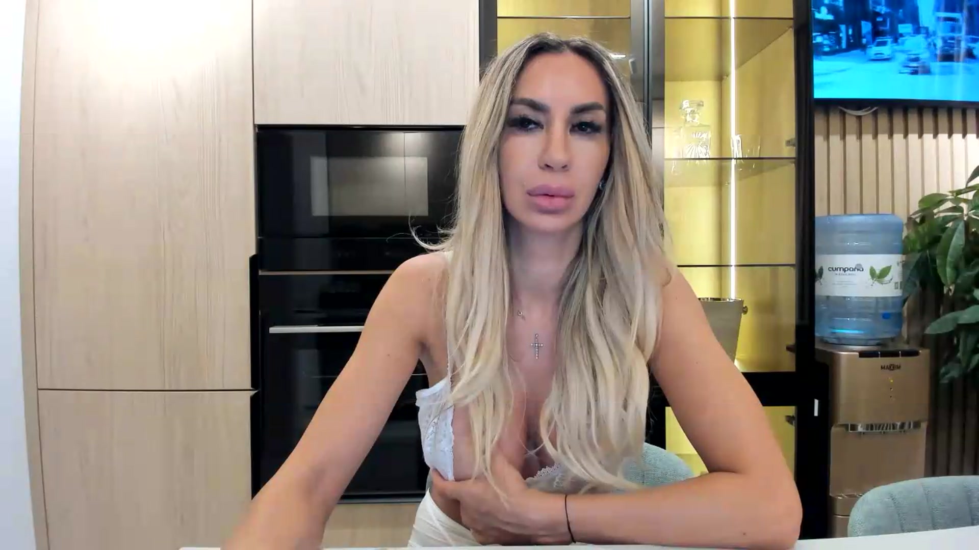 Gallery image thumbnail from Missy_alena's myfreecams stream on, 08/14/2026, 01:02 image 13 of 20