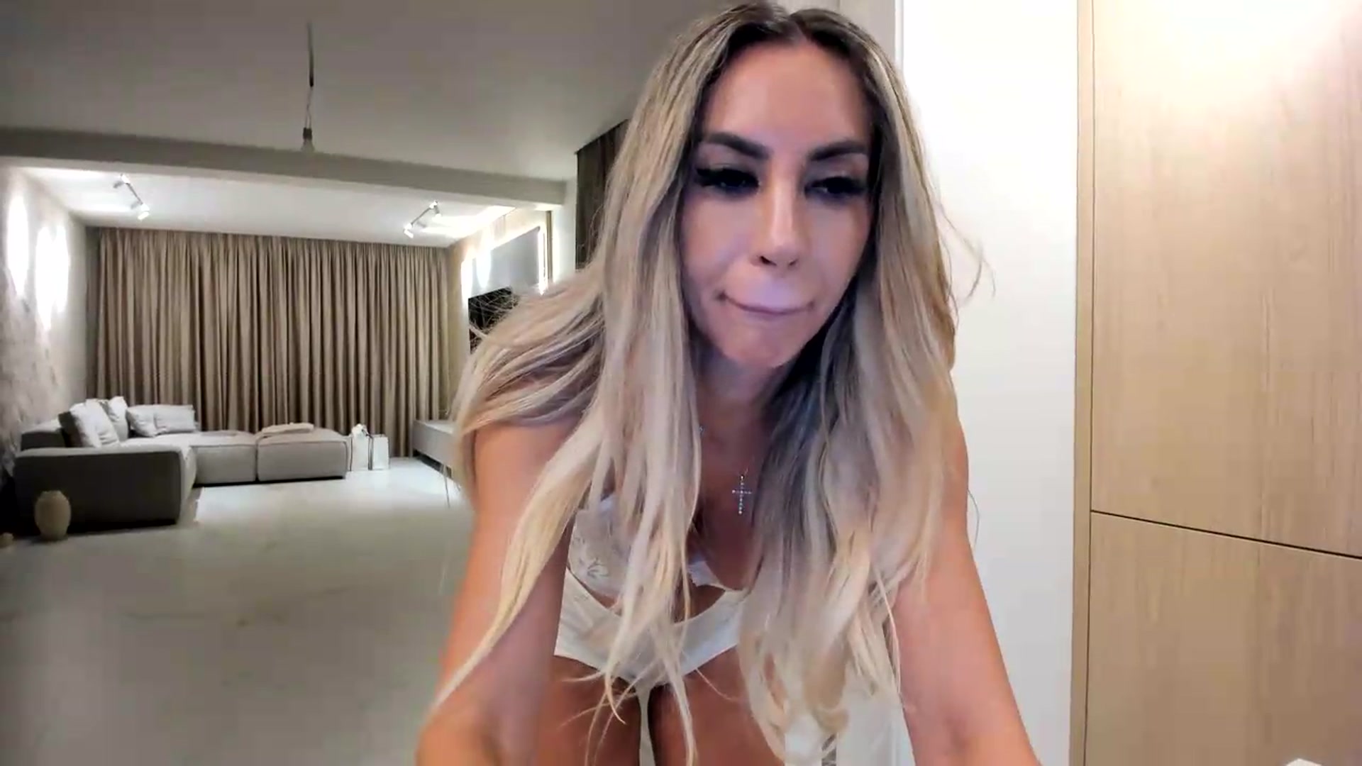 Gallery image thumbnail from Missy_alena's myfreecams stream on, 08/14/2026, 01:02 image 6 of 20