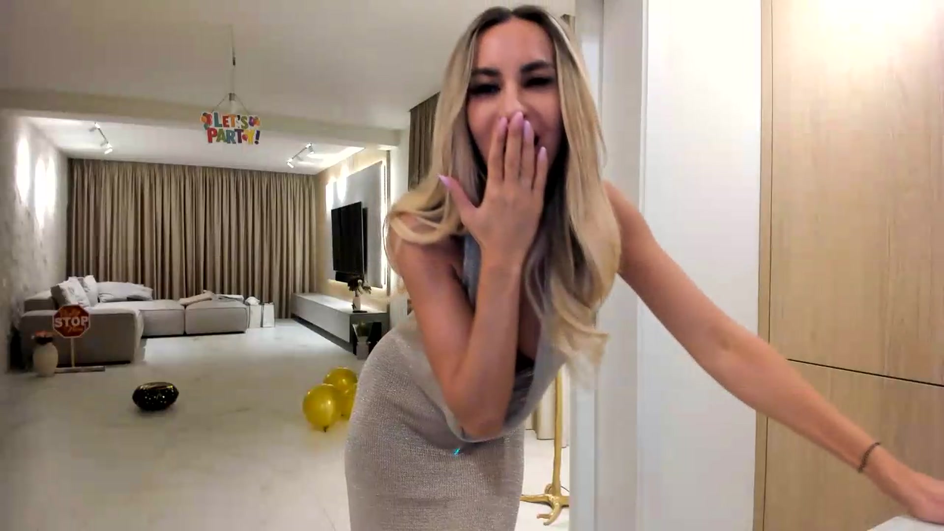 Gallery image thumbnail from Missy_alena's myfreecams stream on, 08/16/2026, 24:44 image 4 of 20