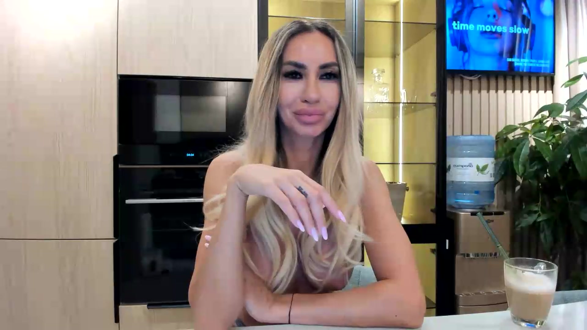 Gallery image thumbnail from Missy_alena's myfreecams stream on, 08/23/2026, 23:23 image 17 of 20