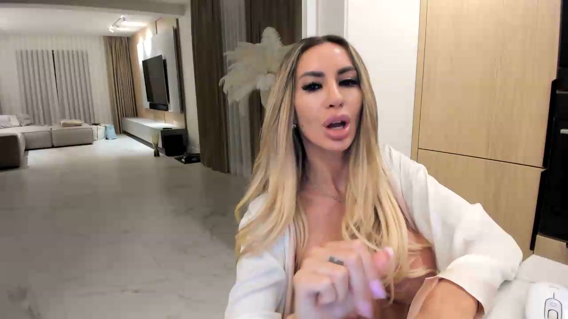Gallery image thumbnail from Missy_alena's myfreecams stream on, 08/24/2026, 24:50 image 19 of 20