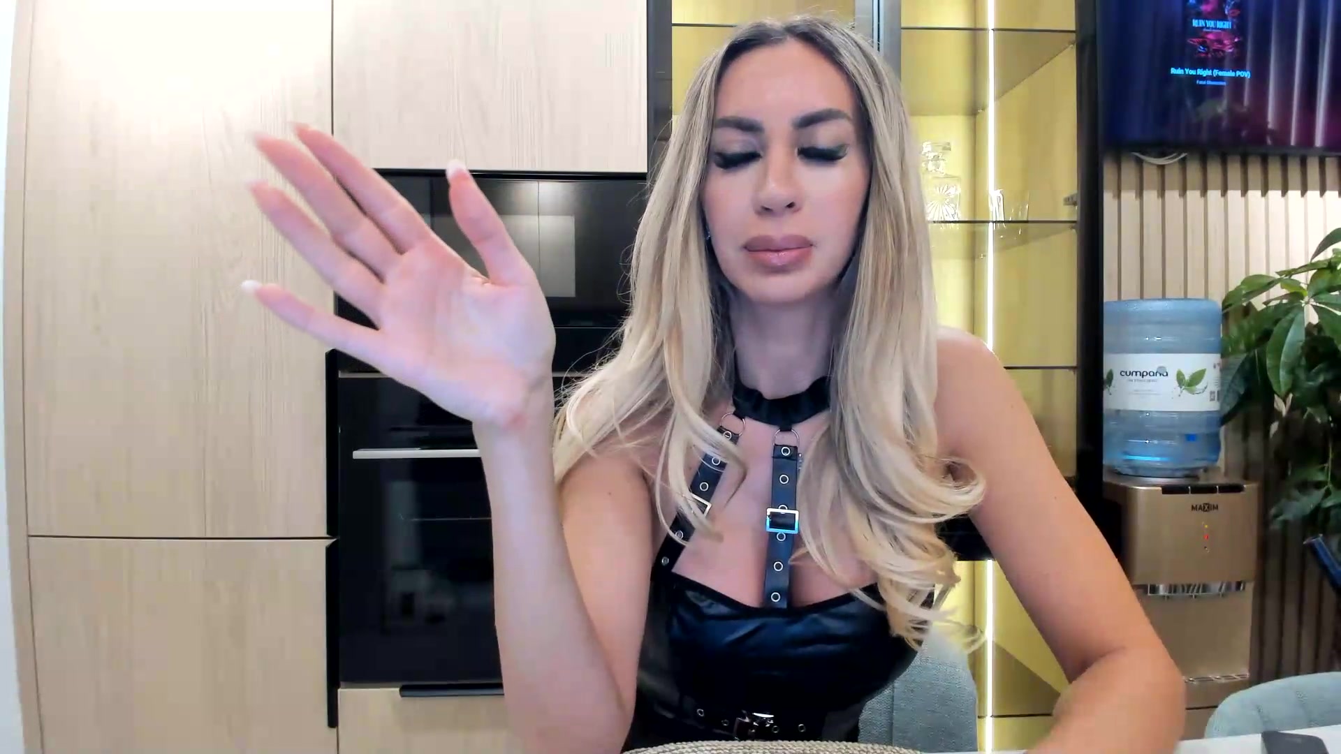 Gallery image thumbnail from Missy_alena's myfreecams stream on, 08/27/2026, 18:12 image 19 of 20
