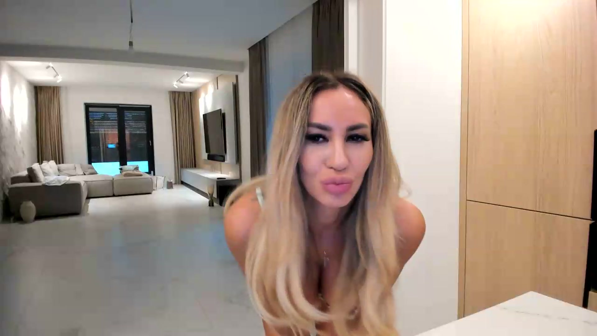 Gallery image thumbnail from Missy_alena's myfreecams stream on, 08/30/2026, 18:37 image 6 of 20