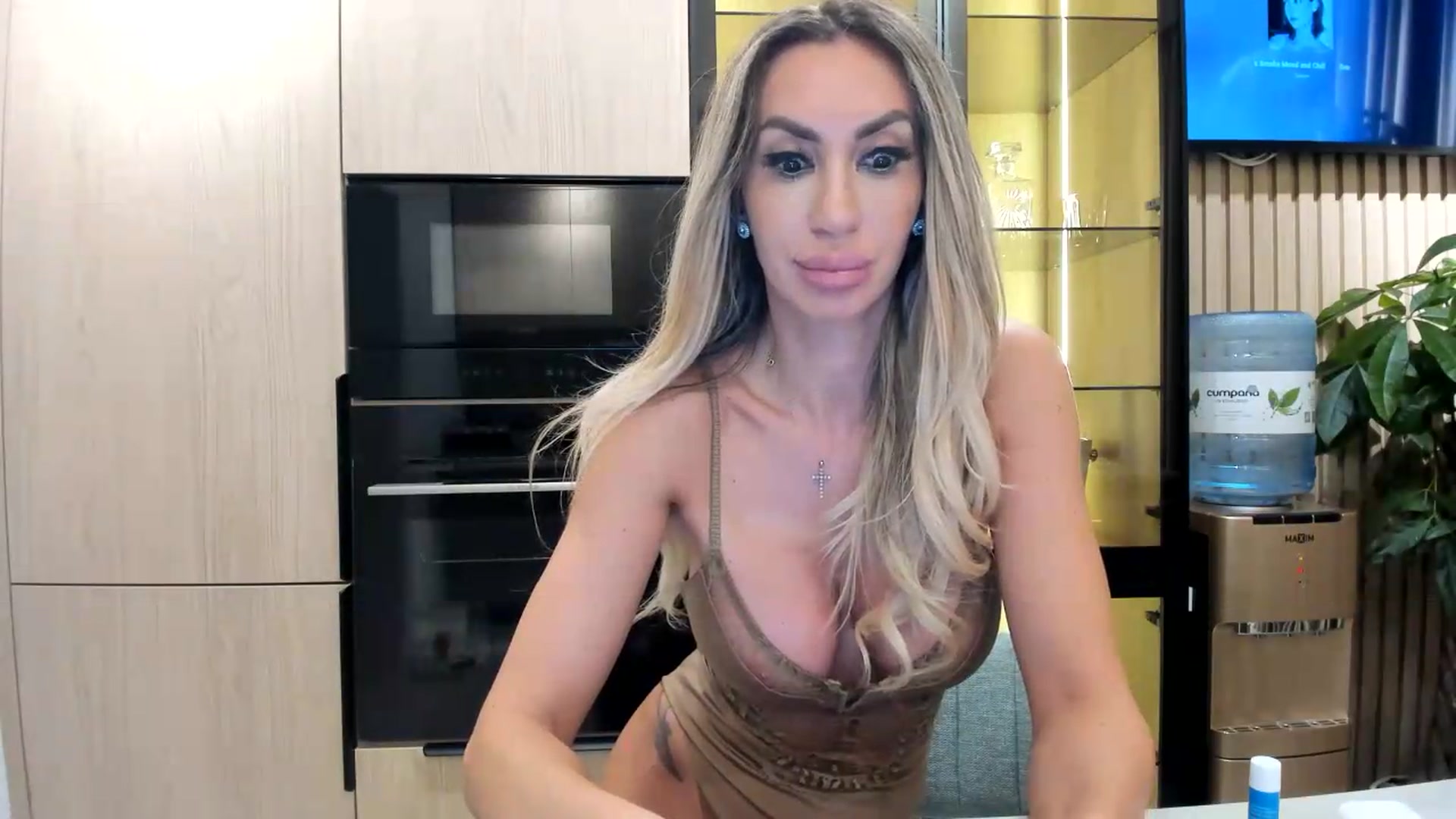 Gallery image thumbnail from Missy_alena's myfreecams stream on, 09/13/2026, 22:48 image 18 of 20