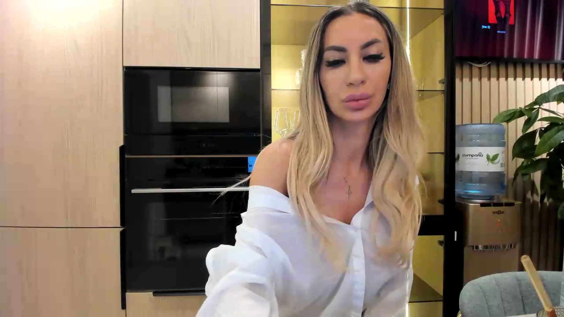 Gallery image thumbnail from Missy_alena's myfreecams stream on, 09/16/2026, 19:47 image 10 of 20