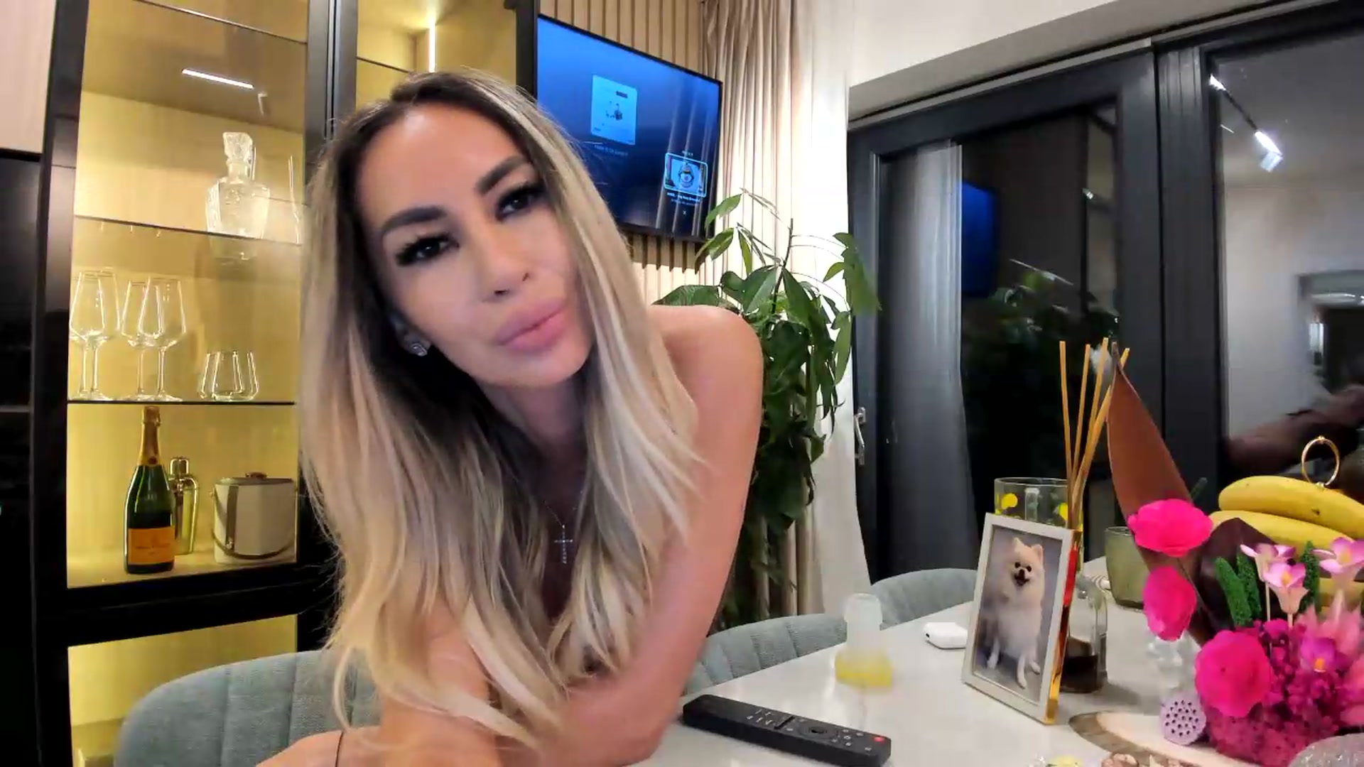 Gallery image thumbnail from Missy_alena's myfreecams stream on, 09/19/2026, 22:11 image 7 of 20