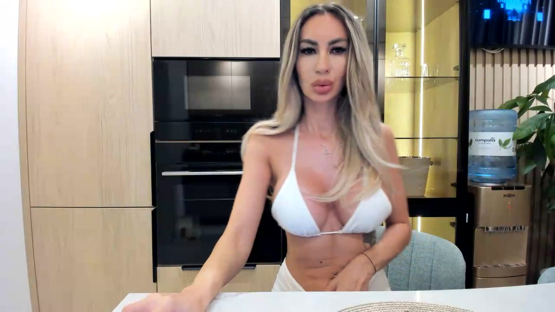 Gallery image thumbnail from Missy_alena's myfreecams stream on, 09/20/2026, 22:01 image 3 of 20