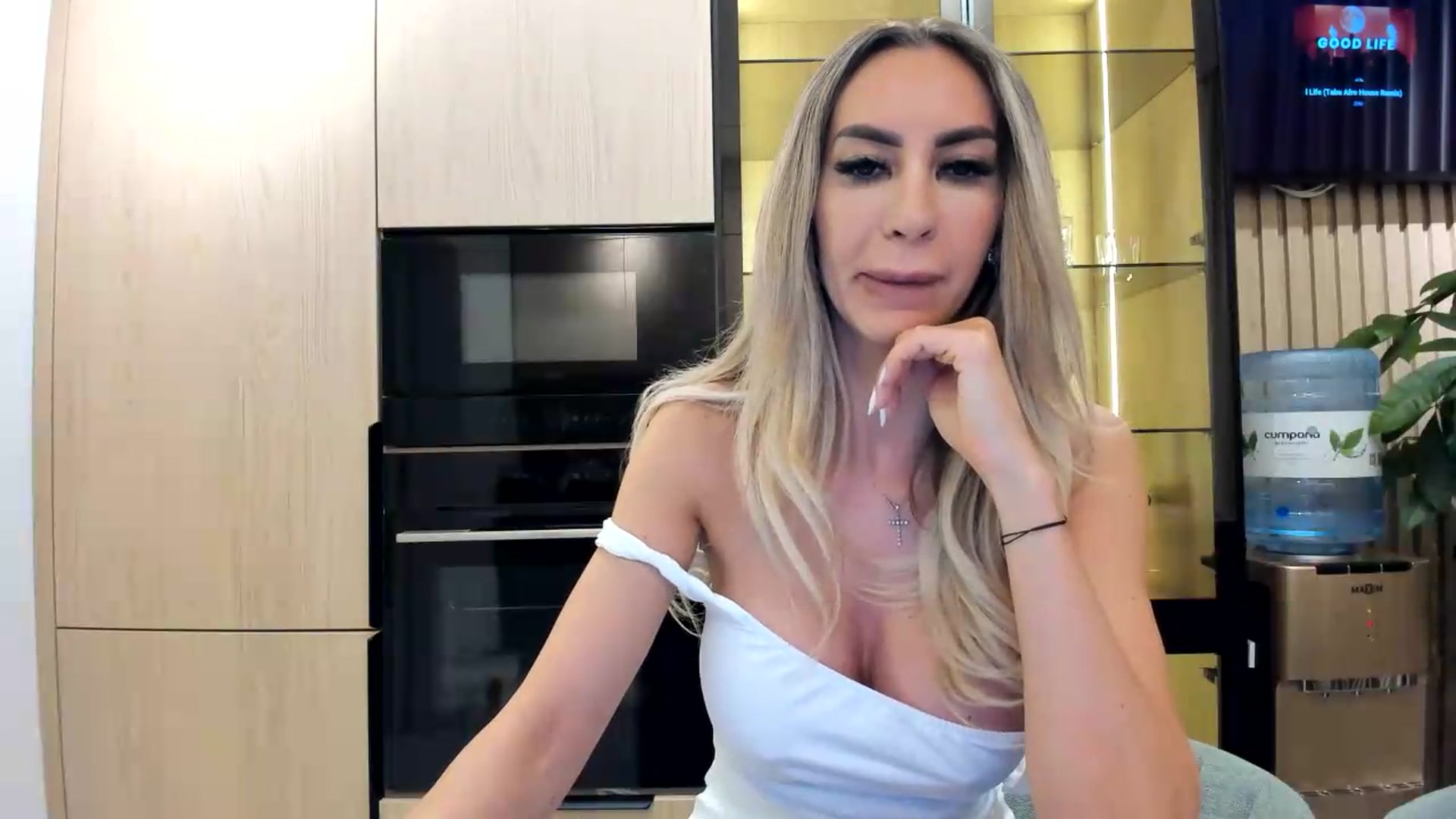 Gallery image thumbnail from Missy_alena's myfreecams stream on, 09/28/2026, 18:55 image 2 of 20