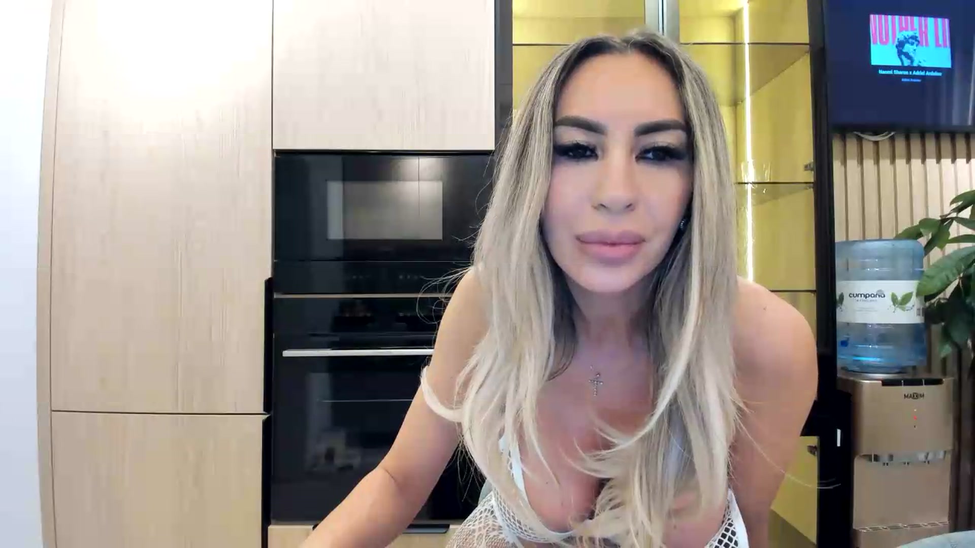 Gallery image thumbnail from Missy_alena's myfreecams stream on, 09/29/2026, 18:04 image 6 of 20
