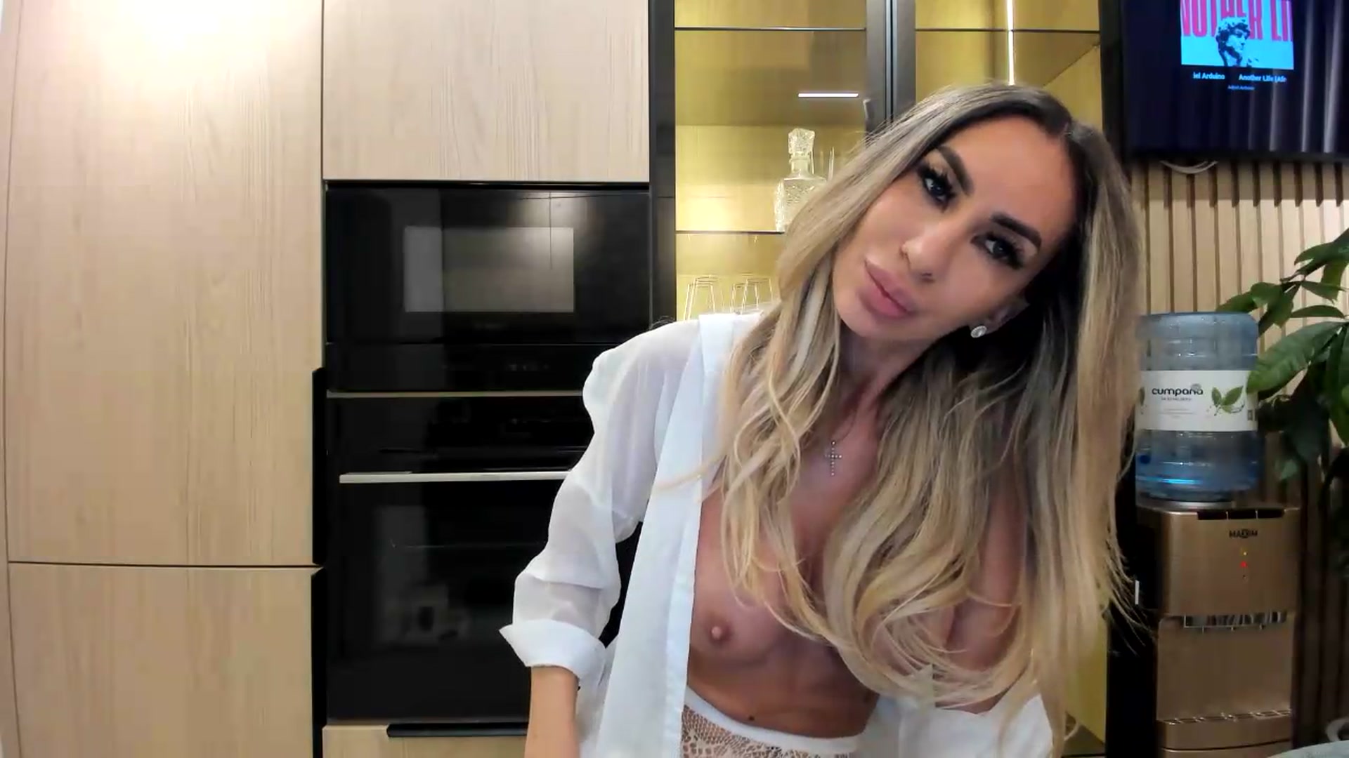Gallery image thumbnail from Missy_alena's myfreecams stream on, 09/29/2026, 19:36 image 2 of 20