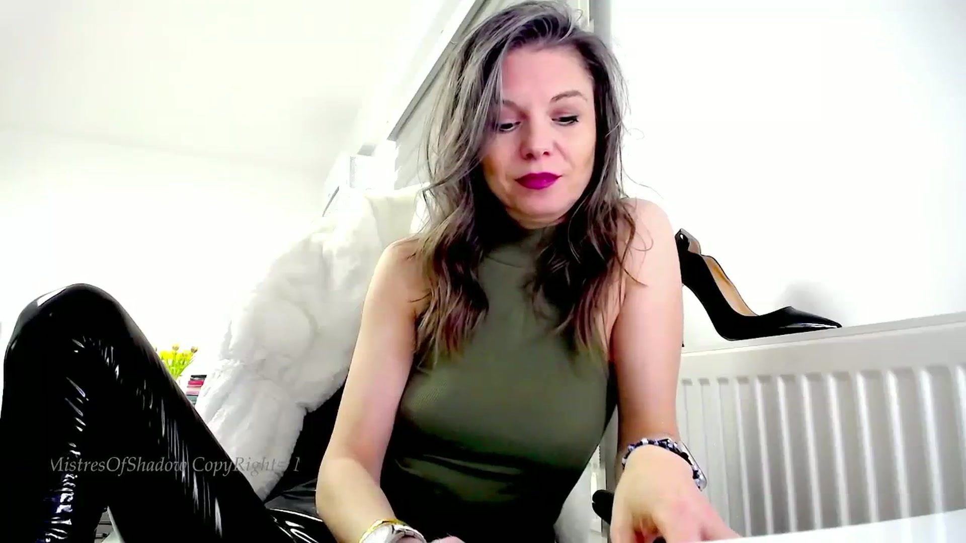 Gallery image thumbnail from Mistresshadow's myfreecams stream on, 03/18/2024, 15:35 image 14 of 20