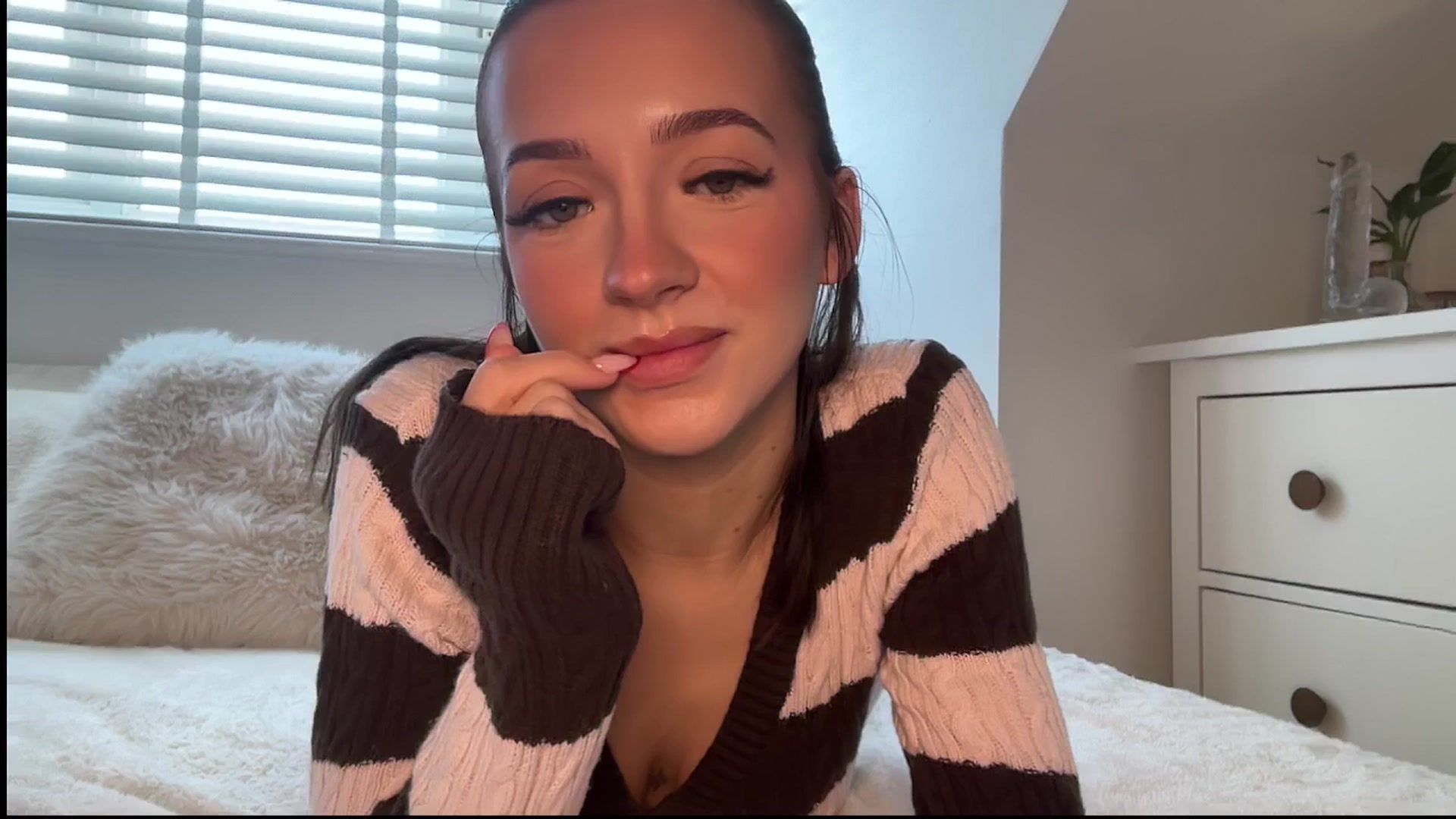 Gallery image thumbnail from Mistressxmiaa's myfreecams stream on, 12/20/2025, 13:14 image 8 of 20