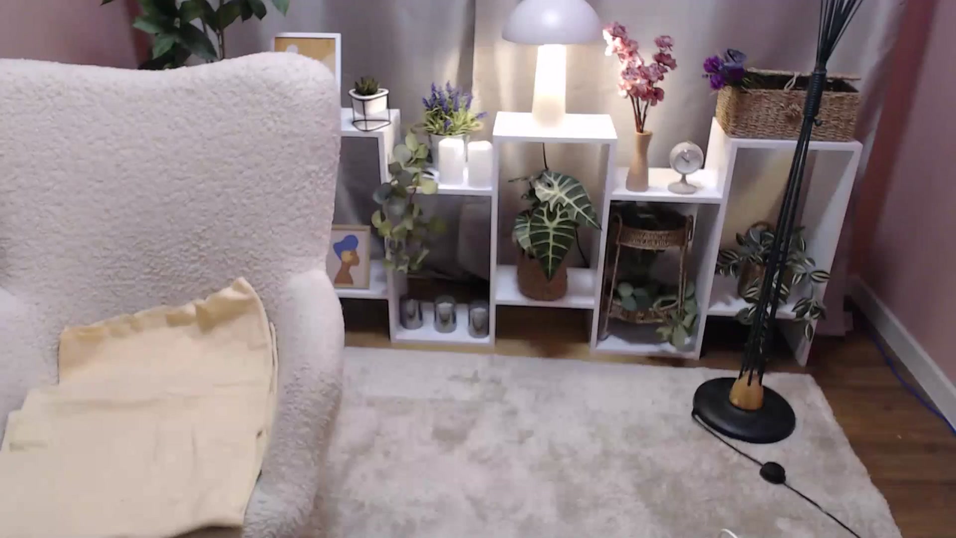 Gallery image thumbnail from MistyBree's myfreecams stream on, 04/16/2026, 11:19 image 16 of 20