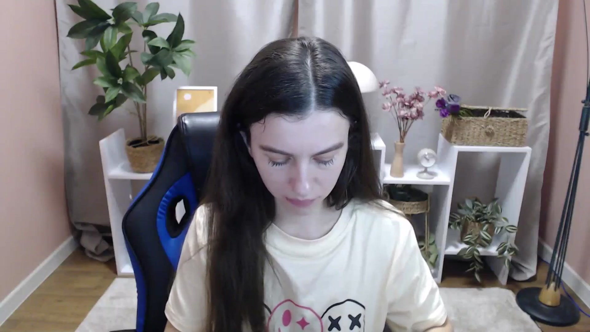 Gallery image thumbnail from MistyBree's myfreecams stream on, 04/19/2026, 10:11 image 15 of 20