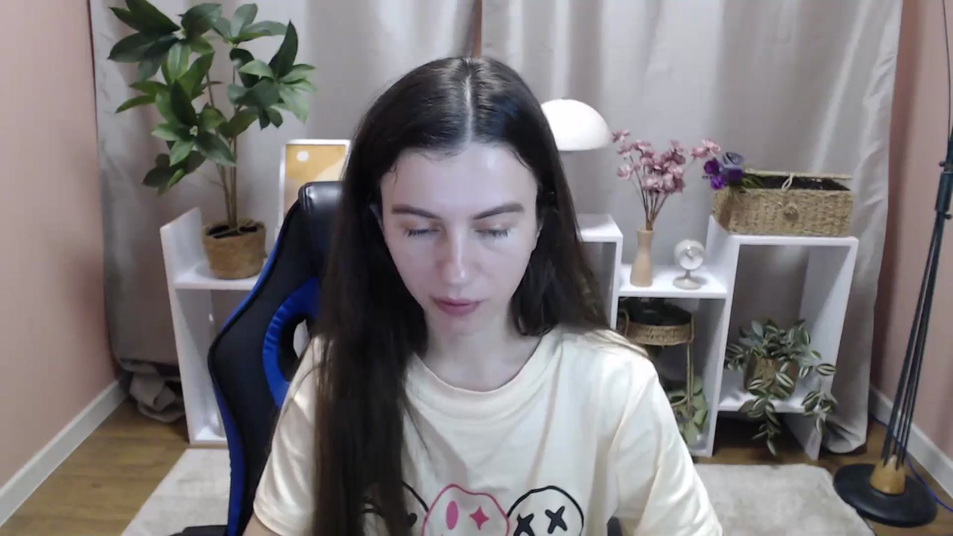 Gallery image thumbnail from MistyBree's myfreecams stream on, 04/19/2026, 10:11 image 10 of 20