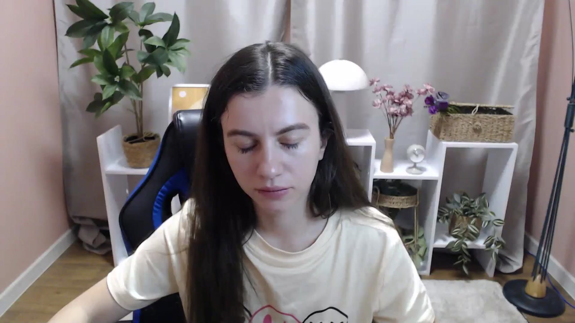 Gallery image thumbnail from MistyBree's myfreecams stream on, 04/19/2026, 10:11 image 16 of 20