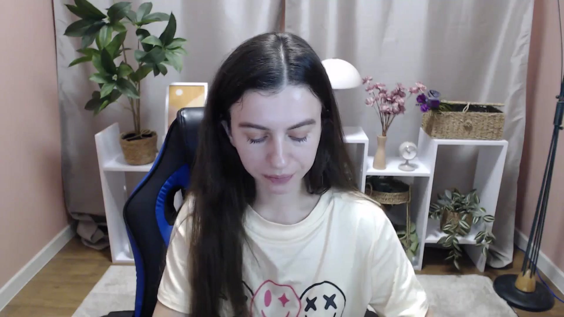 Gallery image thumbnail from MistyBree's myfreecams stream on, 04/19/2026, 10:11 image 11 of 20