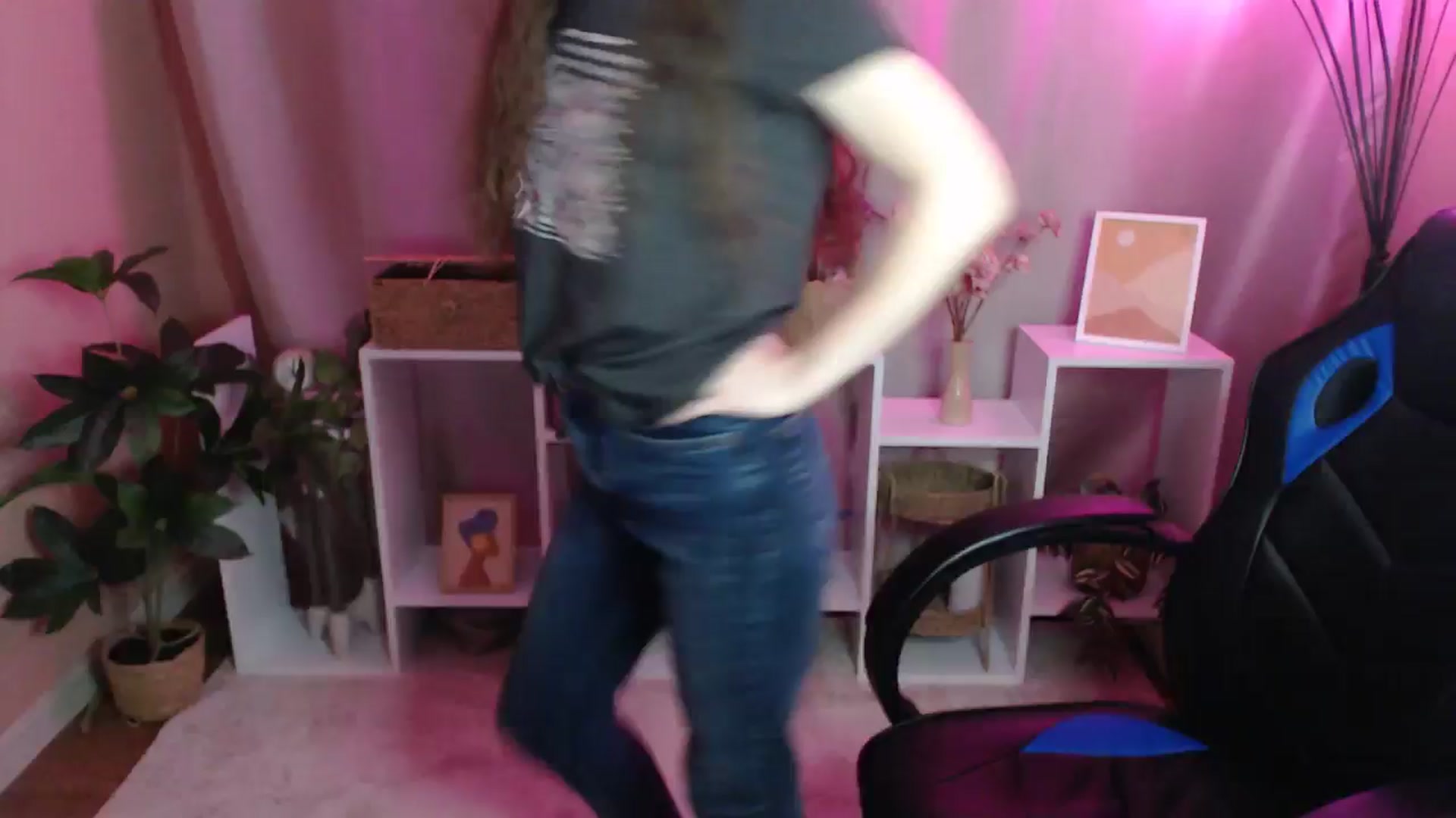 Gallery image thumbnail from MistyBree's myfreecams stream on, 05/03/2026, 13:42 image 17 of 20