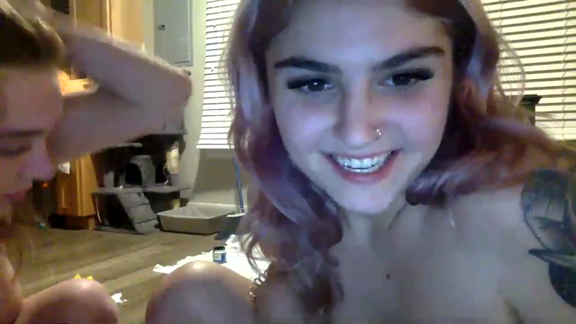 Gallery image thumbnail from Misylooo's myfreecams stream on, 11/29/2022, 05:11 image 14 of 20