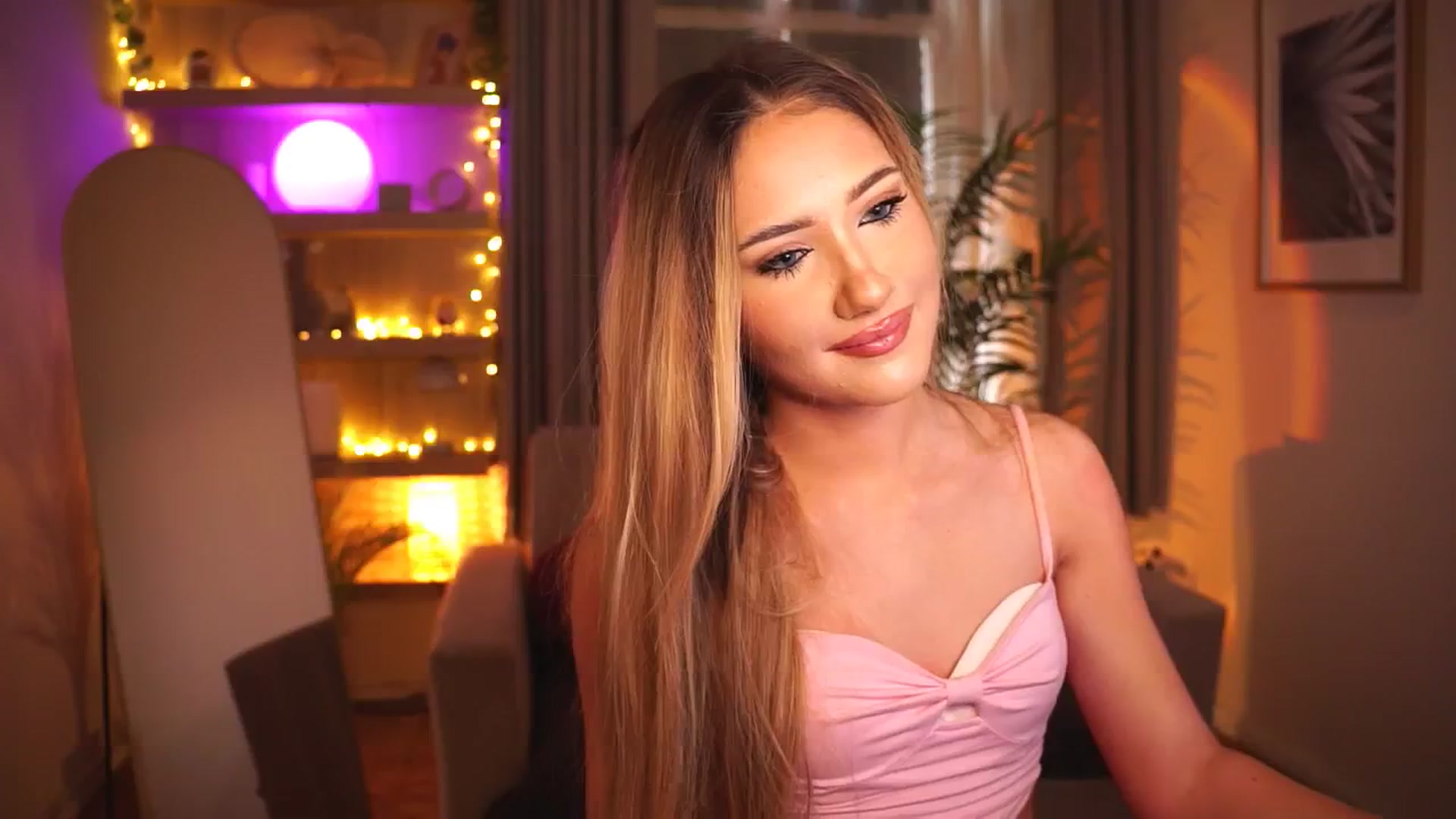 Gallery image thumbnail from MiuMiiu's myfreecams stream on, 09/28/2025, 13:14 image 5 of 20