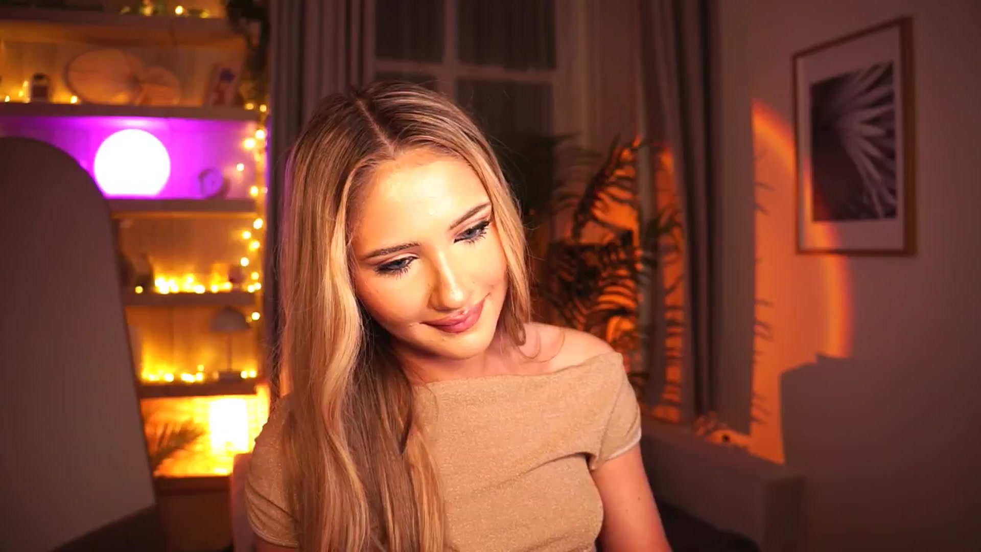 Gallery image thumbnail from MiuMiiu's myfreecams stream on, 10/10/2025, 17:29 image 7 of 20