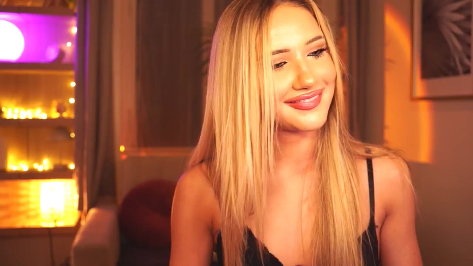 Gallery image thumbnail from MiuMiiu's myfreecams stream on, 10/22/2025, 21:16 image 17 of 20