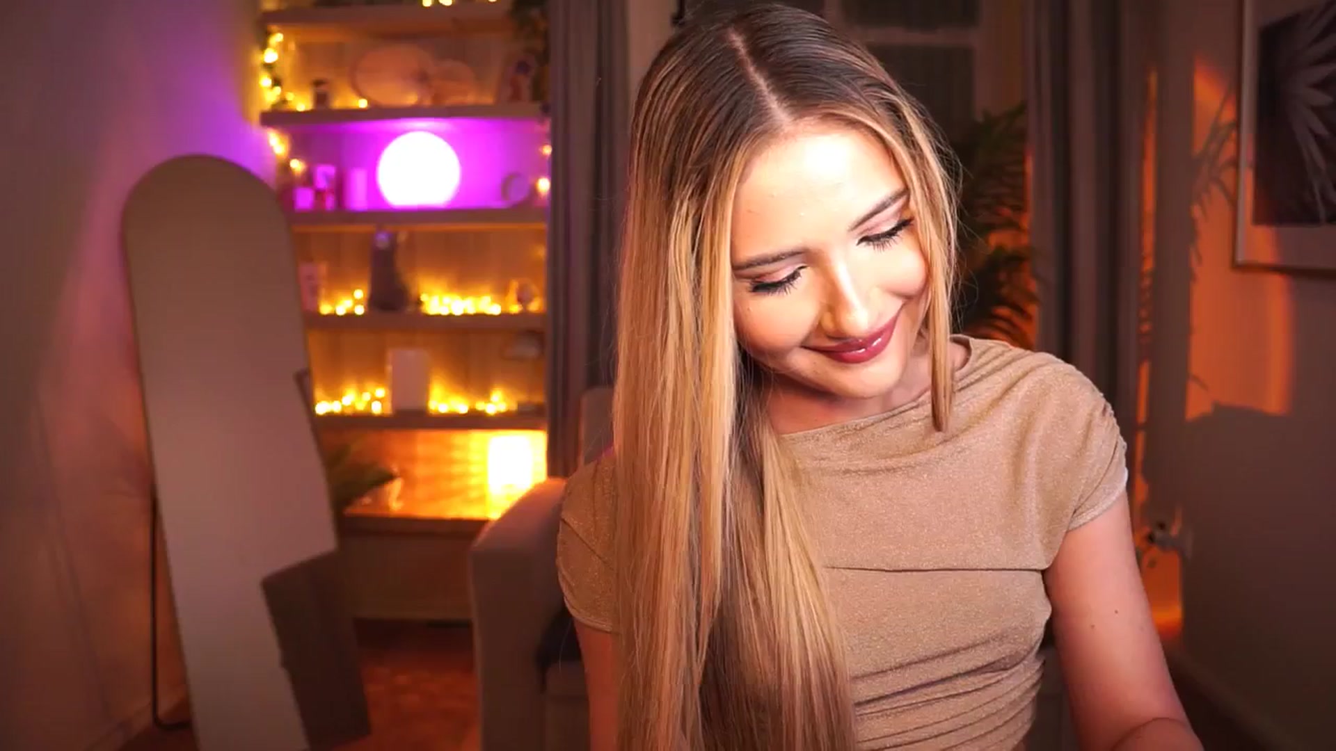 Gallery image thumbnail from MiuMiiu's myfreecams stream on, 10/27/2025, 20:12 image 3 of 20