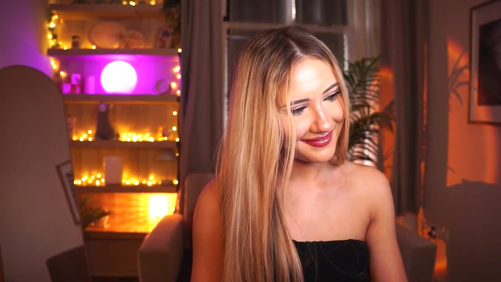 Gallery image thumbnail from MiuMiiu's myfreecams stream on, 10/31/2025, 16:04 image 4 of 20