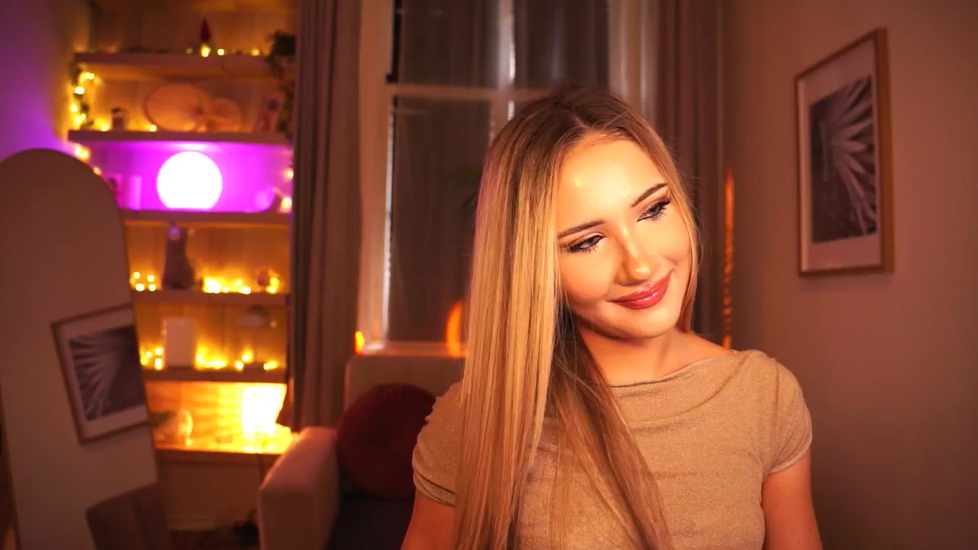 Gallery image thumbnail from MiuMiiu's myfreecams stream on, 11/13/2025, 11:04 image 12 of 20