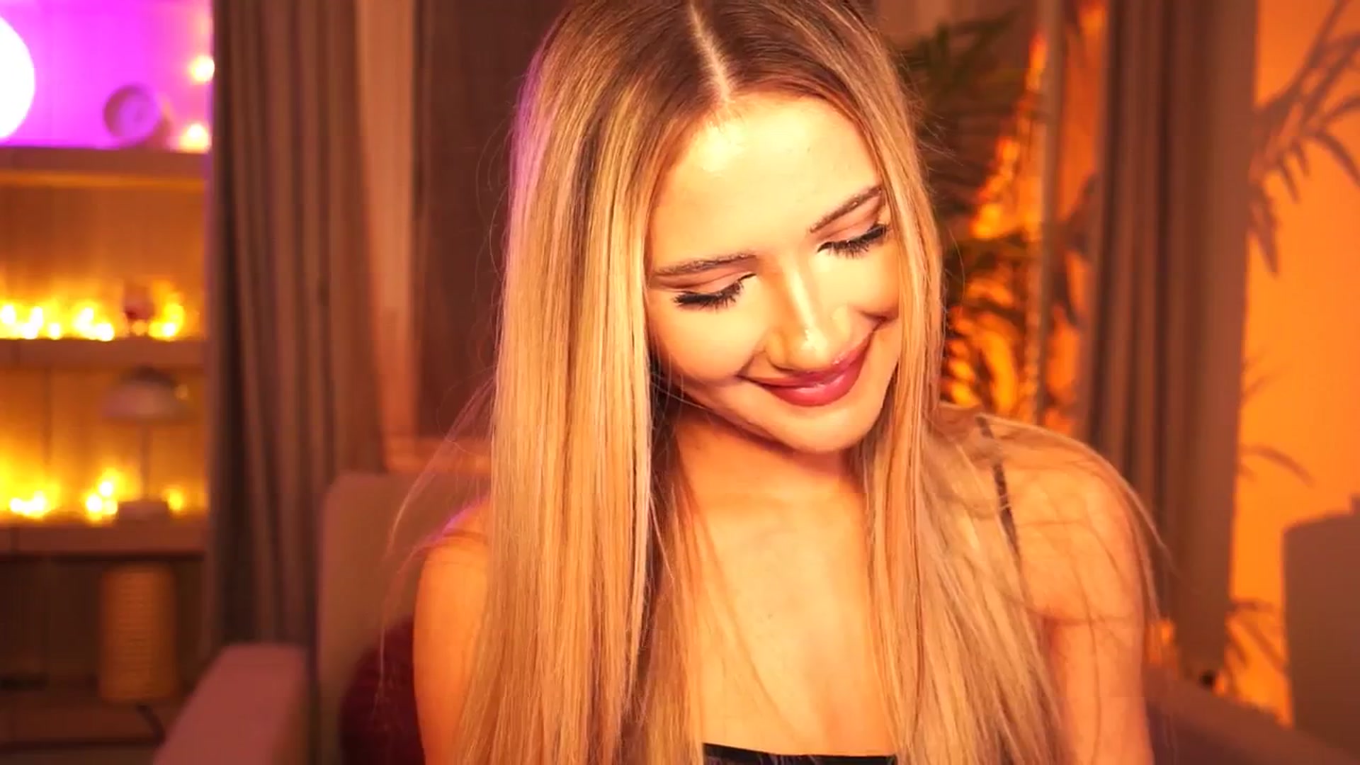 Gallery image thumbnail from MiuMiiu's myfreecams stream on, 11/19/2025, 17:56 image 9 of 20