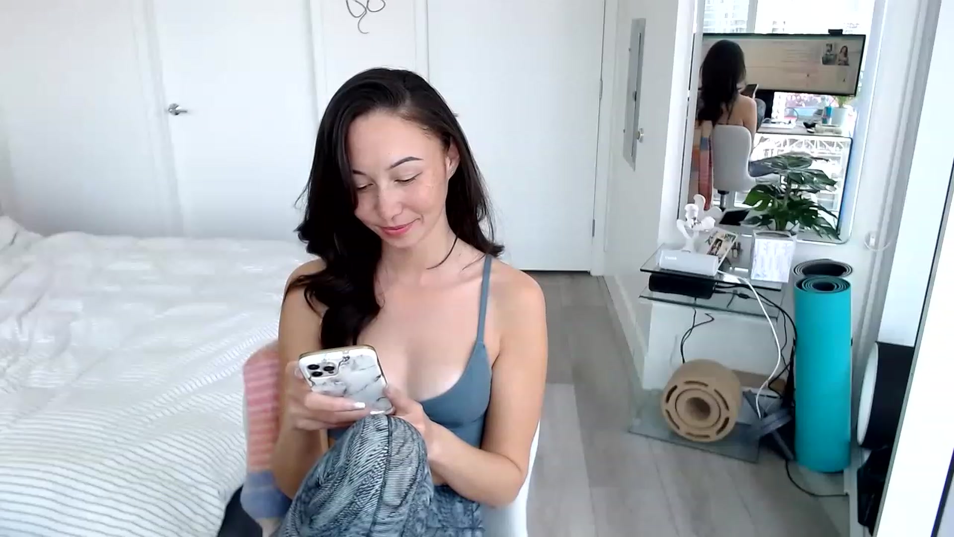 Gallery image thumbnail from Miu_Minnie's myfreecams stream on, 04/19/2023, 21:22 image 15 of 20