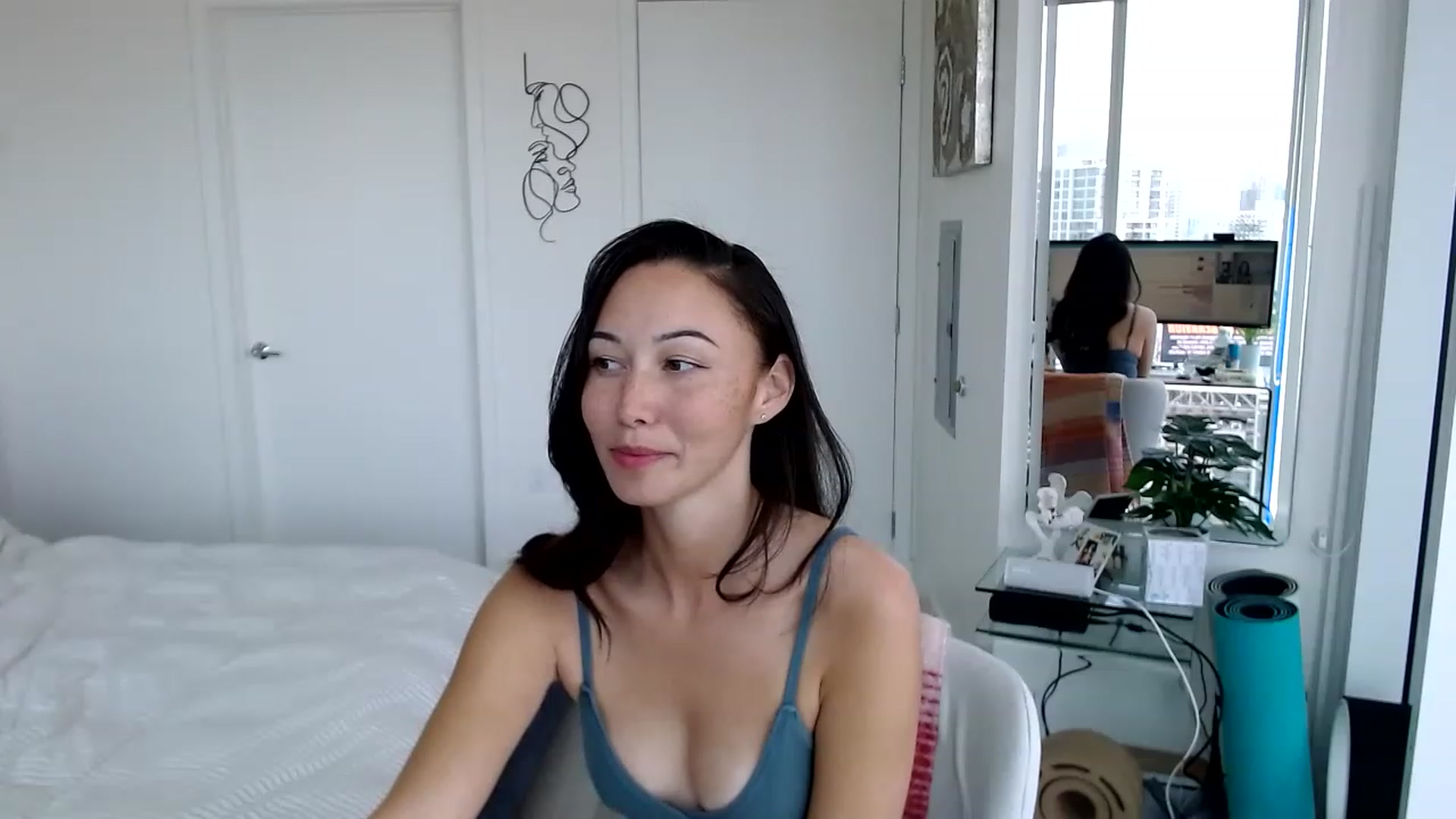 Gallery image thumbnail from Miu_Minnie's myfreecams stream on, 04/19/2023, 21:22 image 17 of 20
