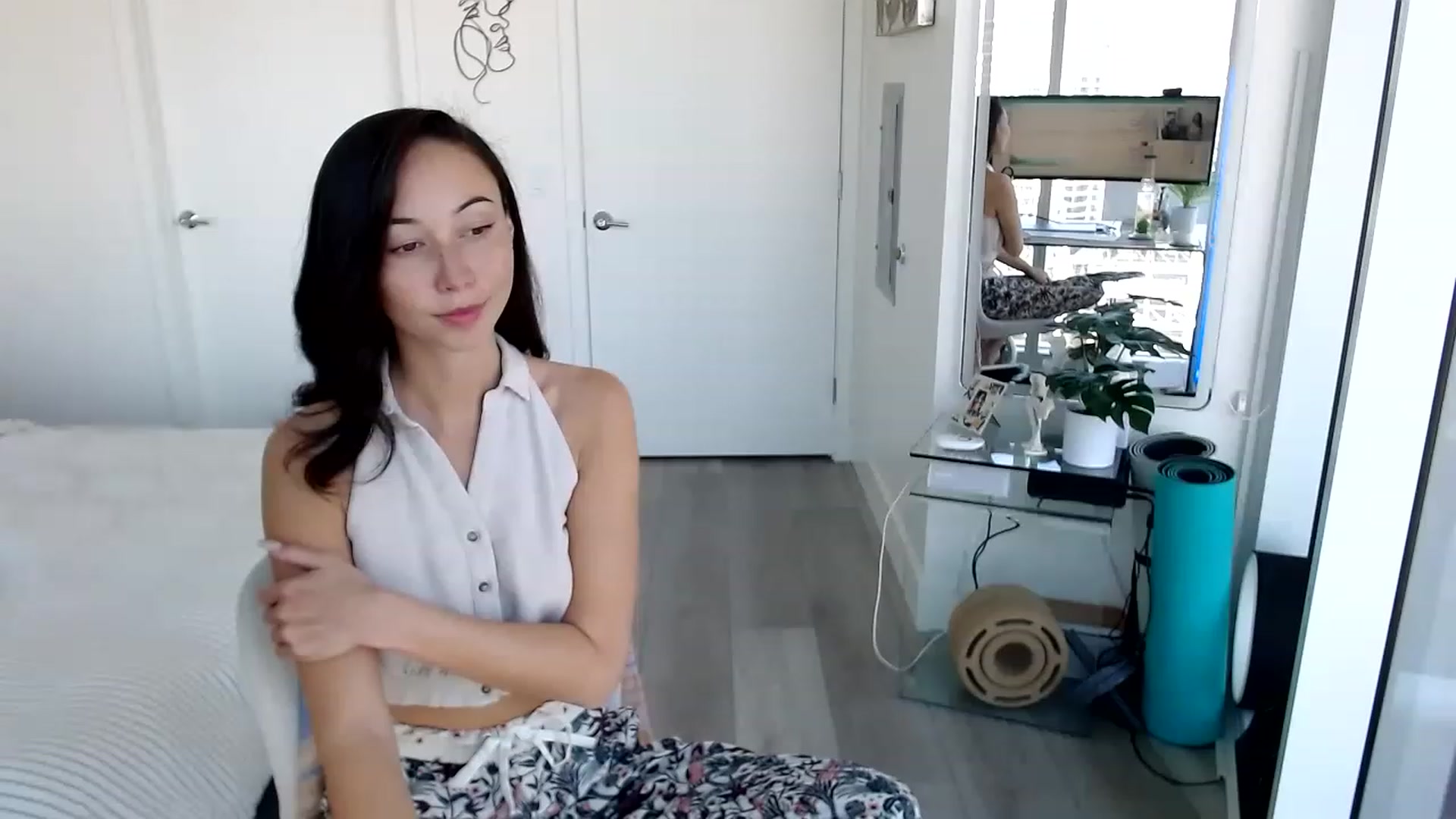 Gallery image thumbnail from Miu_Minnie's myfreecams stream on, 04/27/2023, 18:32 image 6 of 20