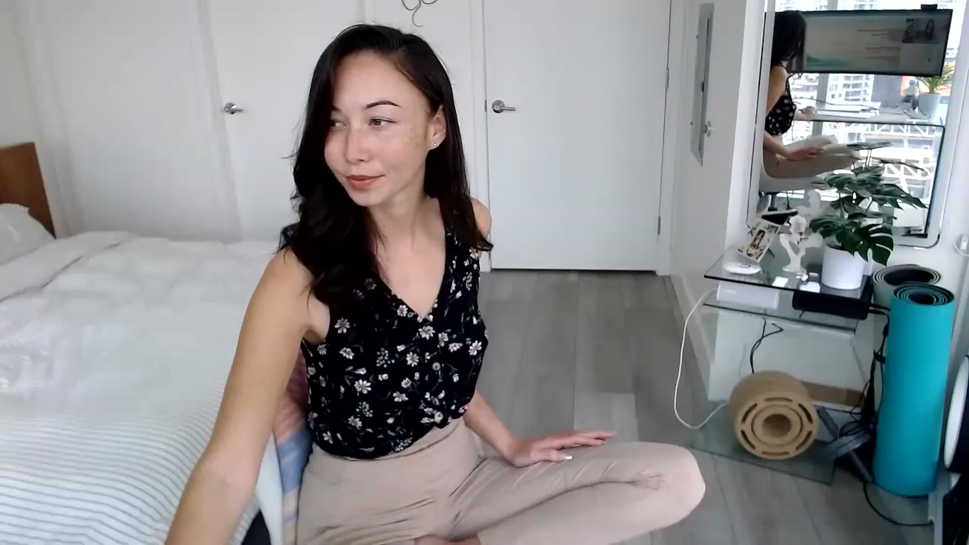 Gallery image thumbnail from Miu_Minnie's myfreecams stream on, 04/28/2023, 18:50 image 5 of 20