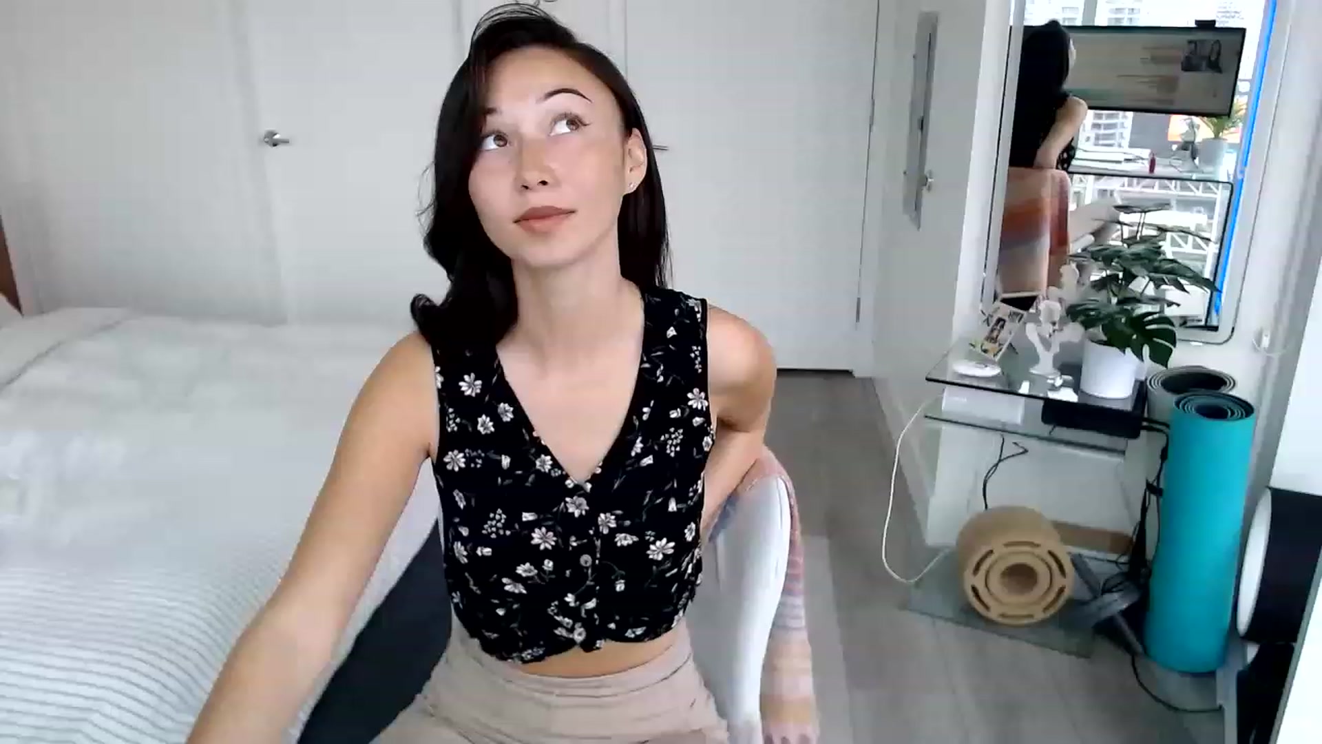 Gallery image thumbnail from Miu_Minnie's myfreecams stream on, 04/28/2023, 18:50 image 2 of 20