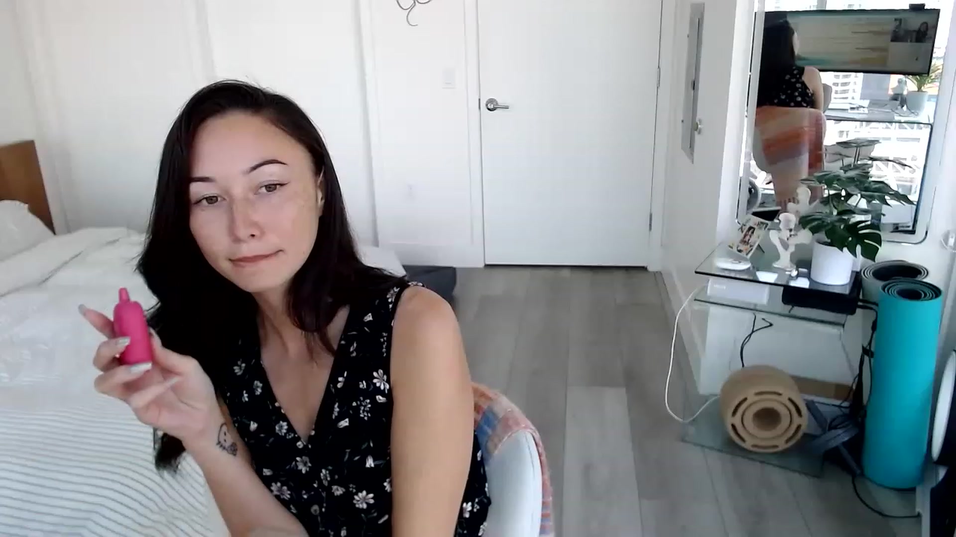 Gallery image thumbnail from Miu_Minnie's myfreecams stream on, 04/28/2023, 18:50 image 13 of 20