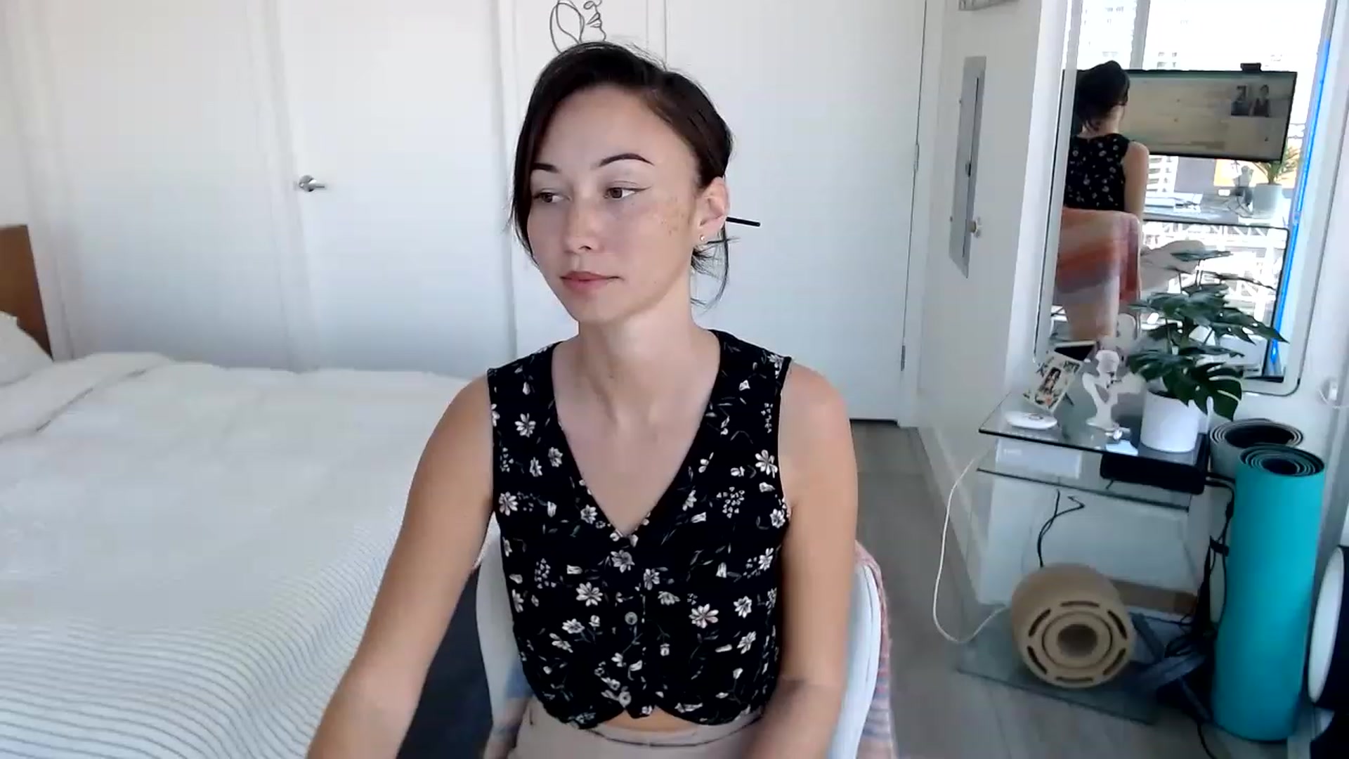 Gallery image thumbnail from Miu_Minnie's myfreecams stream on, 04/28/2023, 19:24 image 2 of 20
