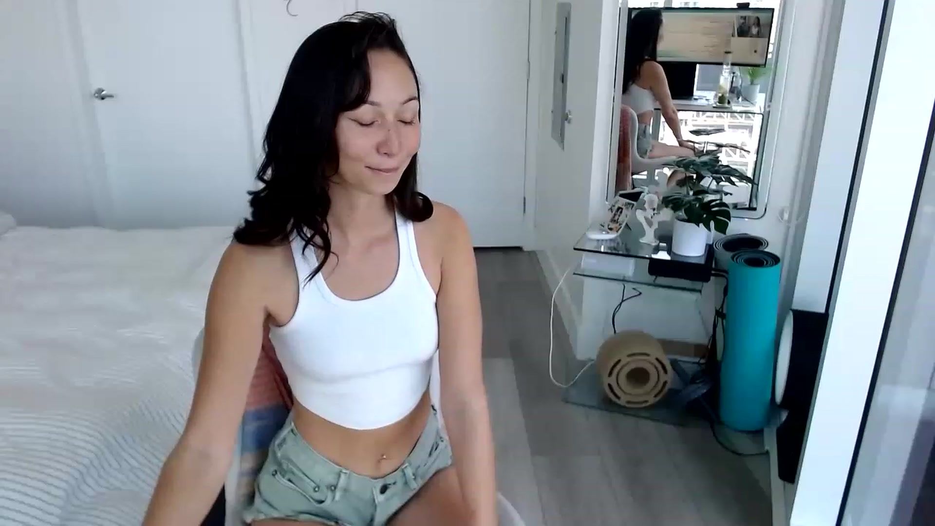 Gallery image thumbnail from Miu_Minnie's myfreecams stream on, 05/02/2023, 19:32 image 7 of 20