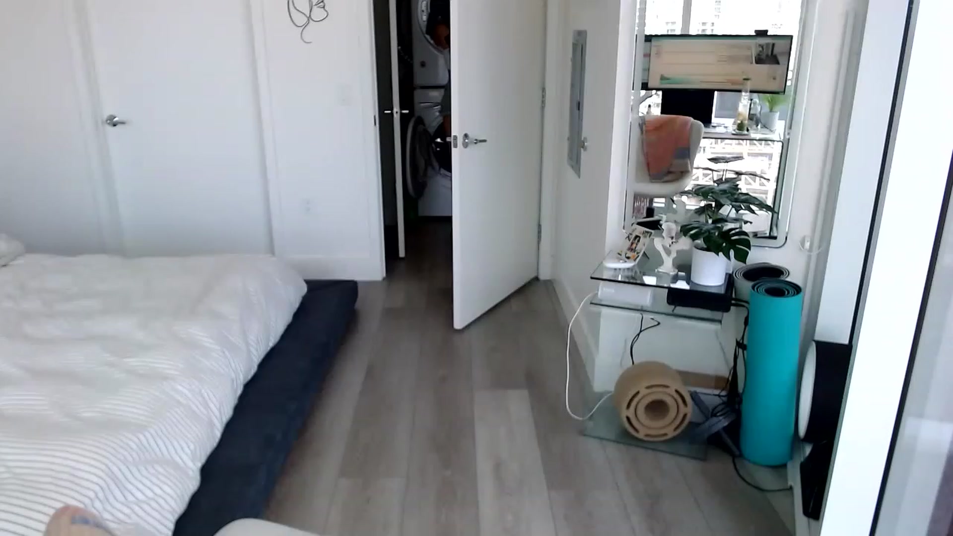 Gallery image thumbnail from Miu_Minnie's myfreecams stream on, 05/02/2023, 19:32 image 14 of 20